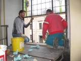 Instalace obnovených vitráží
